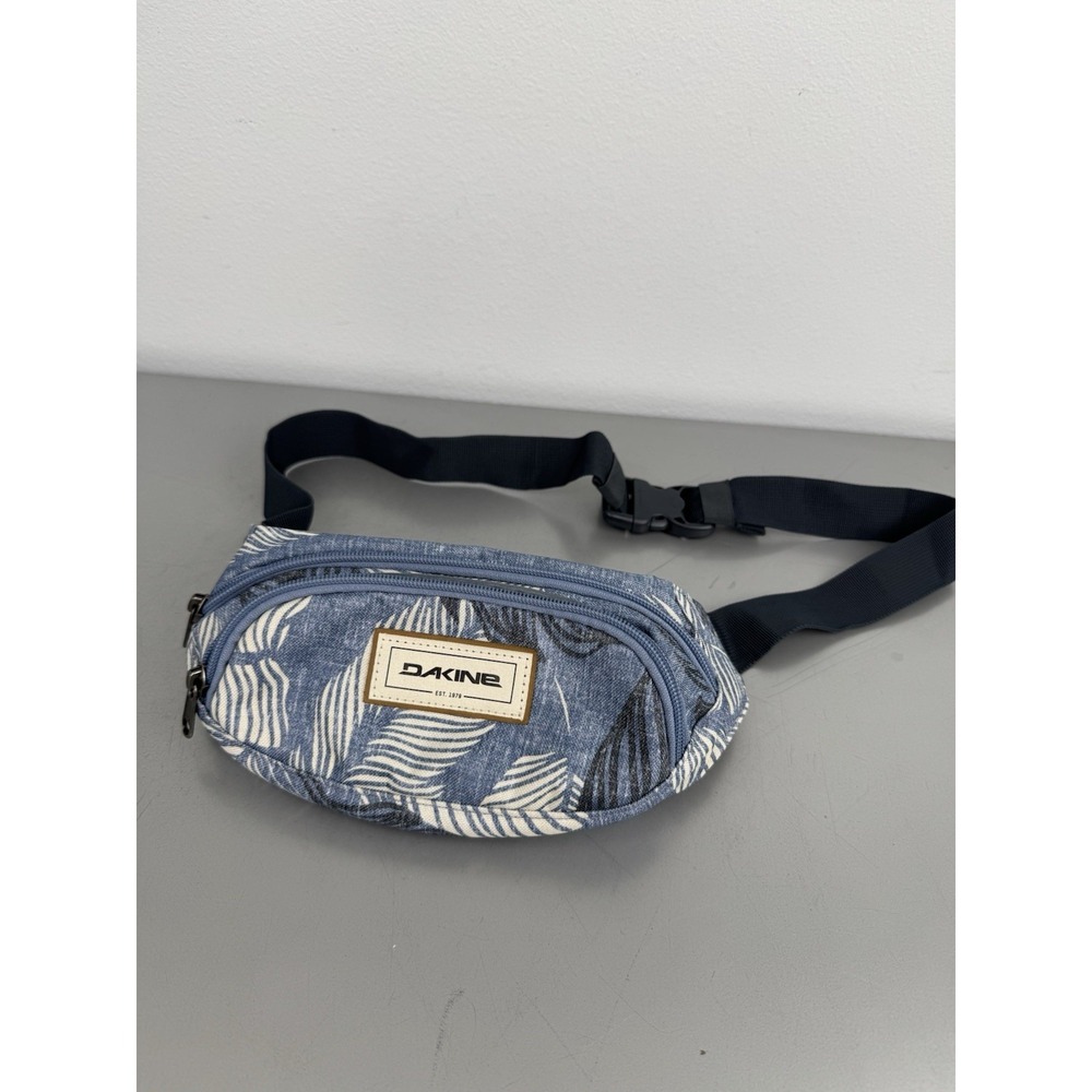 Dakine Hip Pack Blue Floral Adjustable Fanny‎ Pack Travel Bag Crossbody Beach